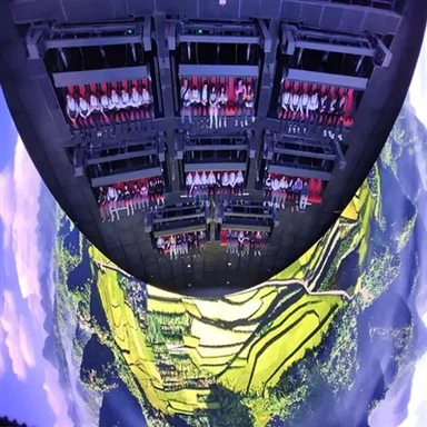 Teater Terbang Kubah yang Ditangguhkan